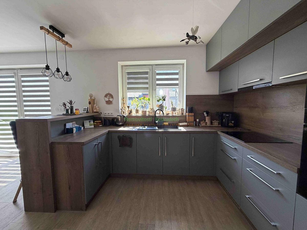 Prodej rodinného domu 180 m², pozemek 193 m² – fotografie 5