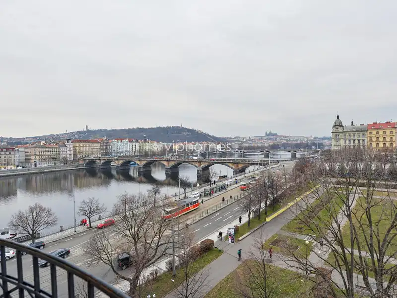 Pronájem bytu 3+1 108 m², Praha – náhled fotky 2