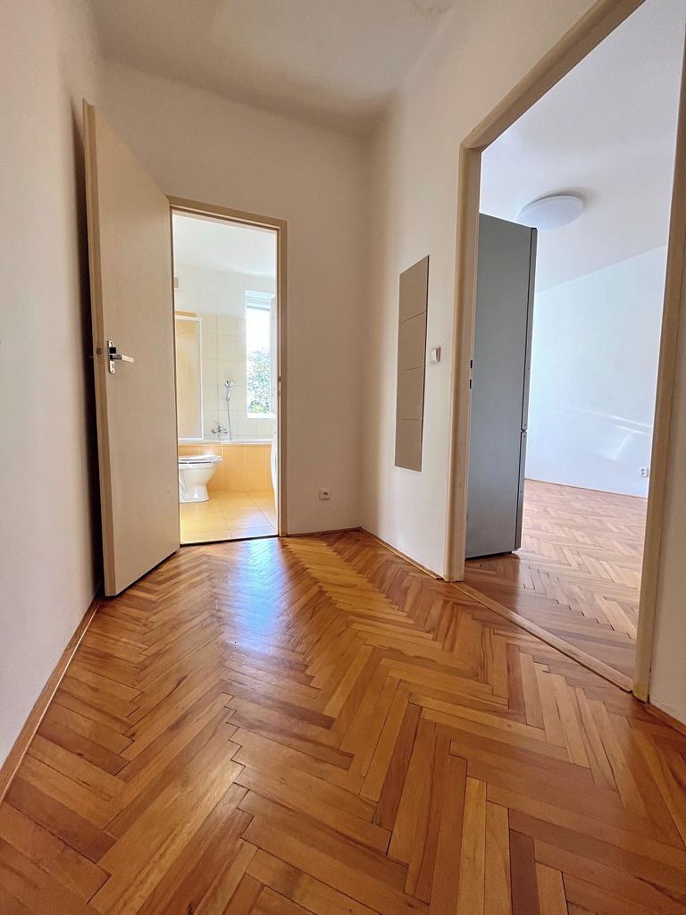 Pronájem bytu 1+kk 30 m² – fotografie 5