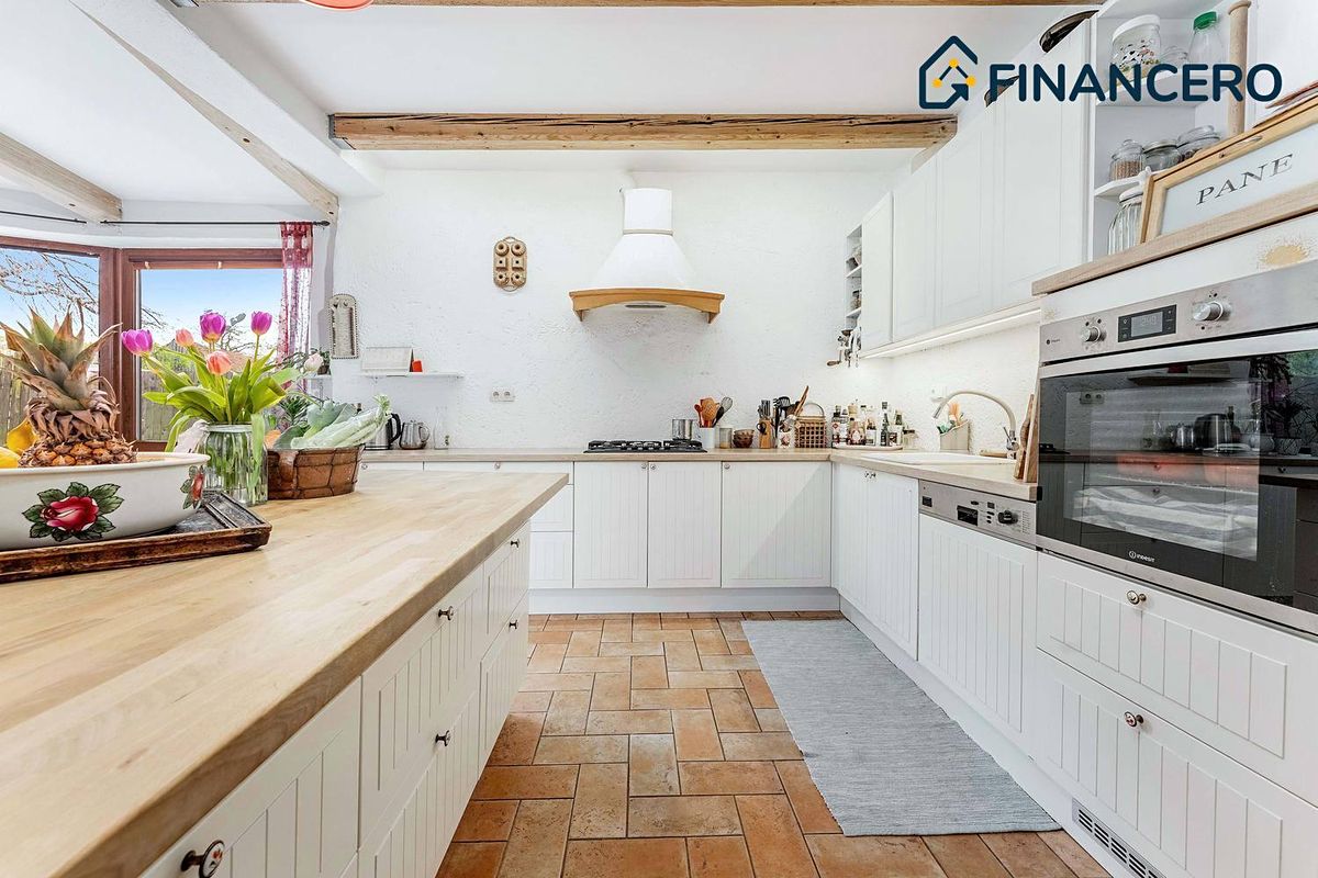 Prodej rodinného domu 225 m², pozemek 639 m²