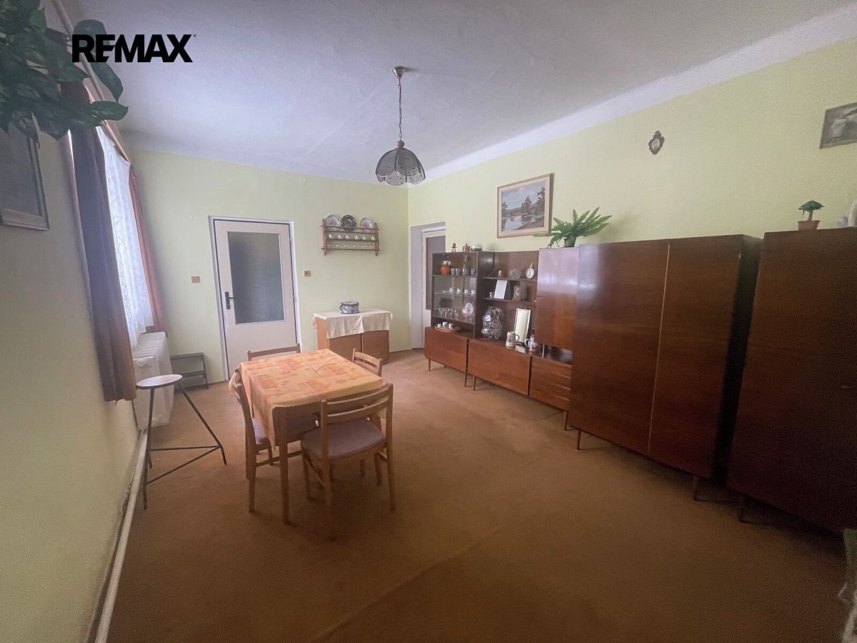 Prodej rodinného domu 198 m², pozemek 788 m² – fotografie 5