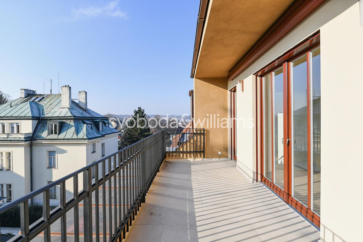 Pronájem bytu 4+1 132 m² – fotografie 4