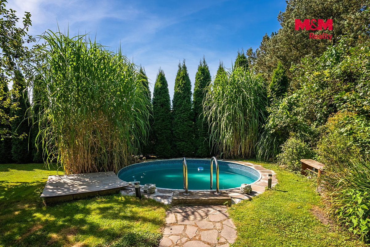 Prodej rodinného domu 180 m², pozemek 641 m² – fotografie 2