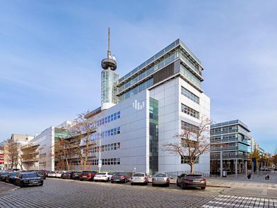 Pronájem kanceláře 576 m²