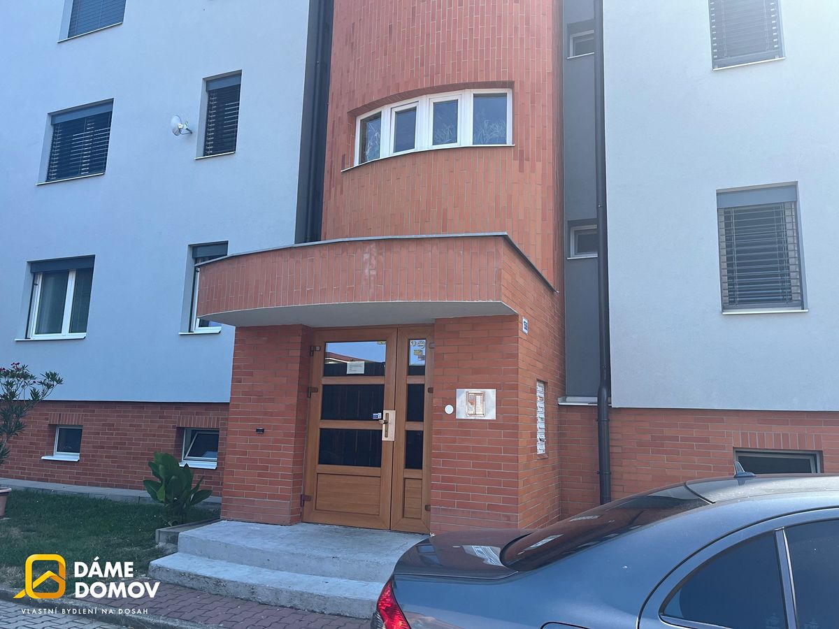 Pronájem bytu 2+kk 49 m² – fotografie 2