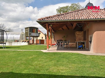 Haus zum Kauf, 180 m² (2 von 30)