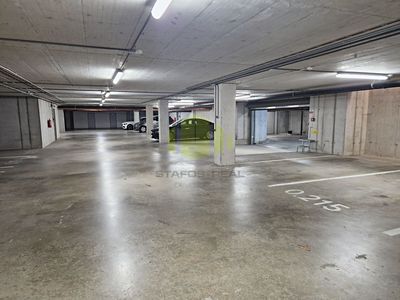 Pronájem garážového stání 20 m²