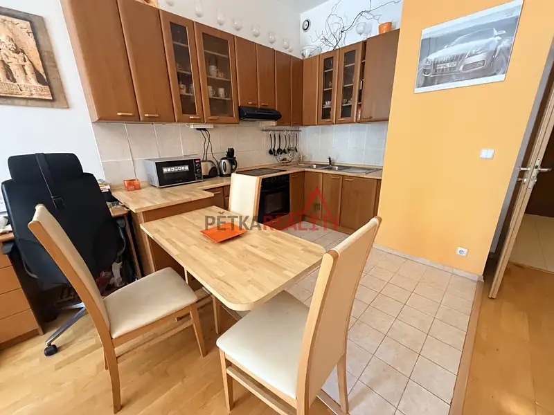 Prodej bytu 1+kk 40 m², Praha – náhled fotky 2
