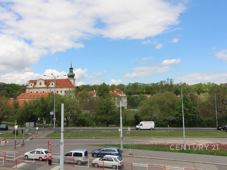 Pronájem komerčního prostoru, 38 m² (2 z 8)