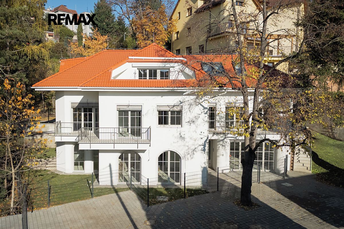 Prodej vily 462 m², pozemek 984 m²