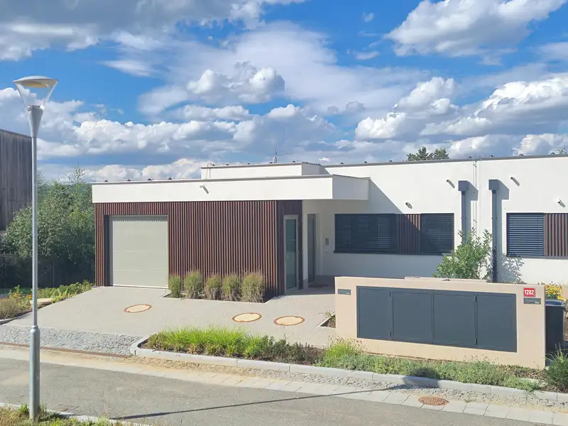 Prodej vily 172 m², pozemek 434 m², Řevnice – náhled fotky 1