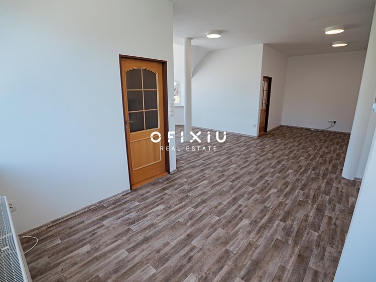 Prodej komerčního prostoru, 276 m² (6 z 21)