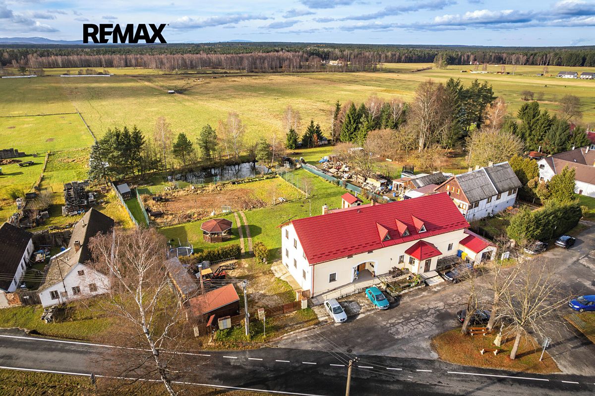 Prodej rodinného domu 400 m², pozemek 3199 m² – fotografie 3
