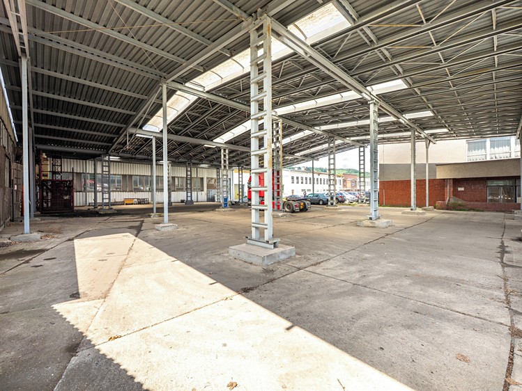 Комерційне приміщення на продаж, 44 500 м² (25 з 37)