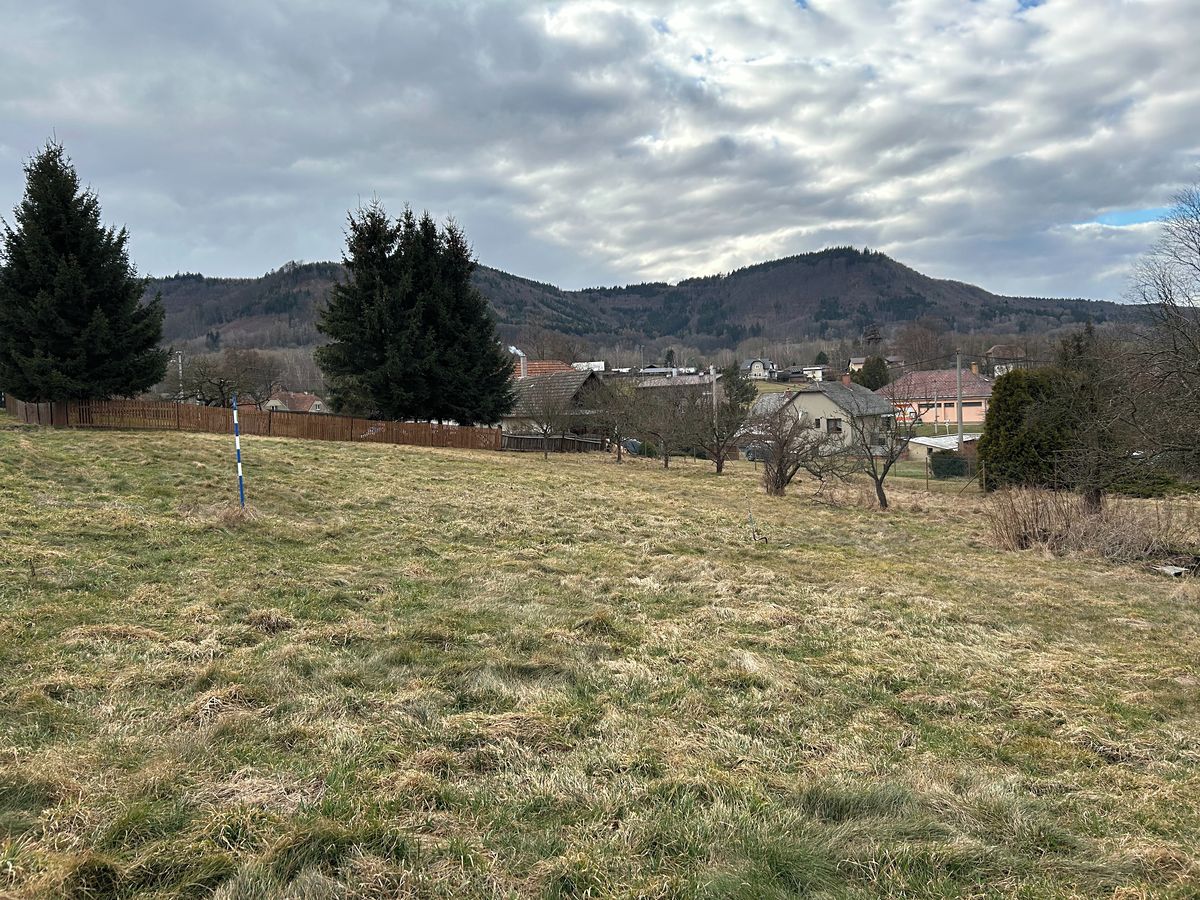 Prodej stavebního pozemku 1687 m²