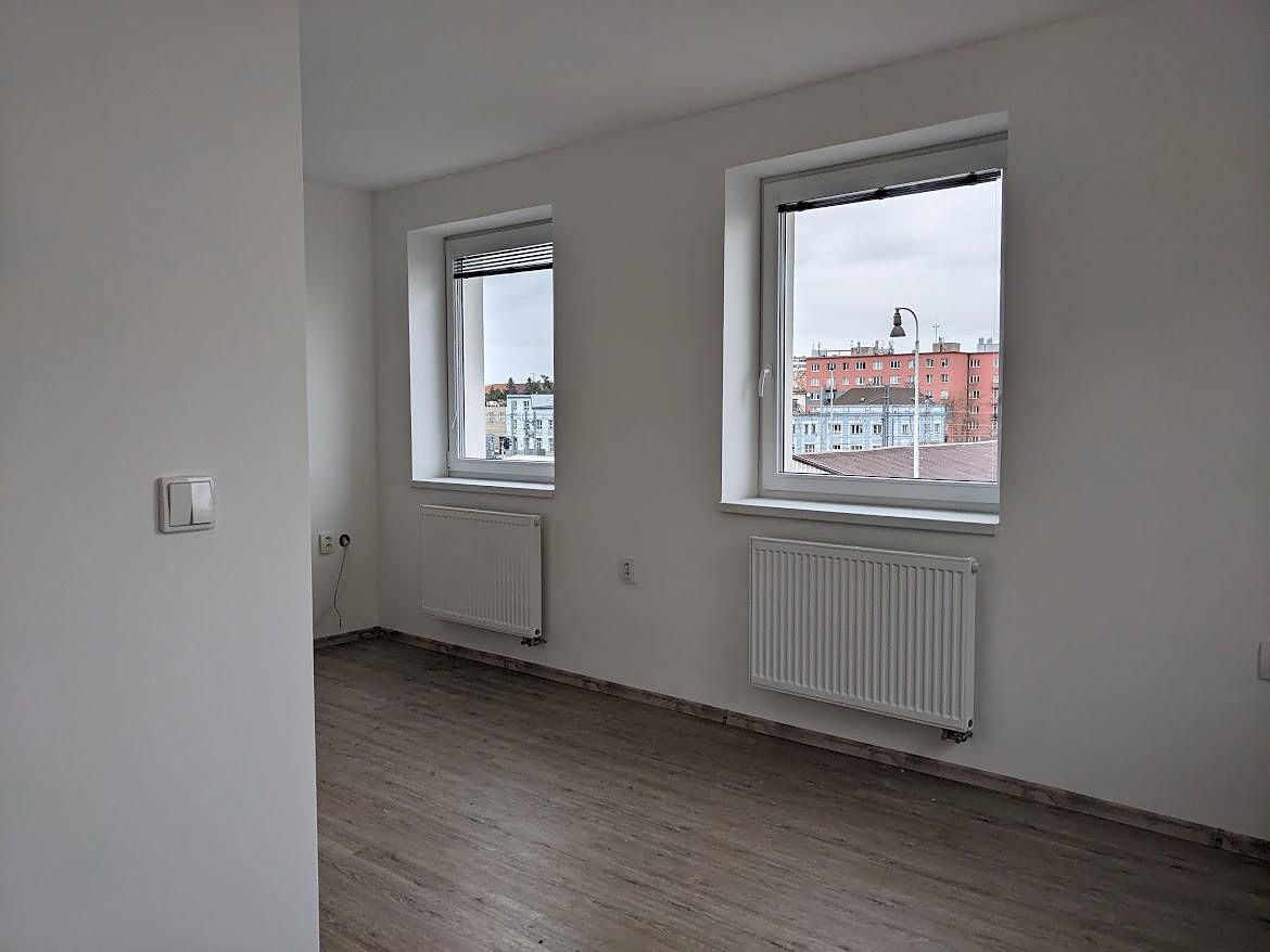 Pronájem bytu 1+kk 17 m² – fotografie 3
