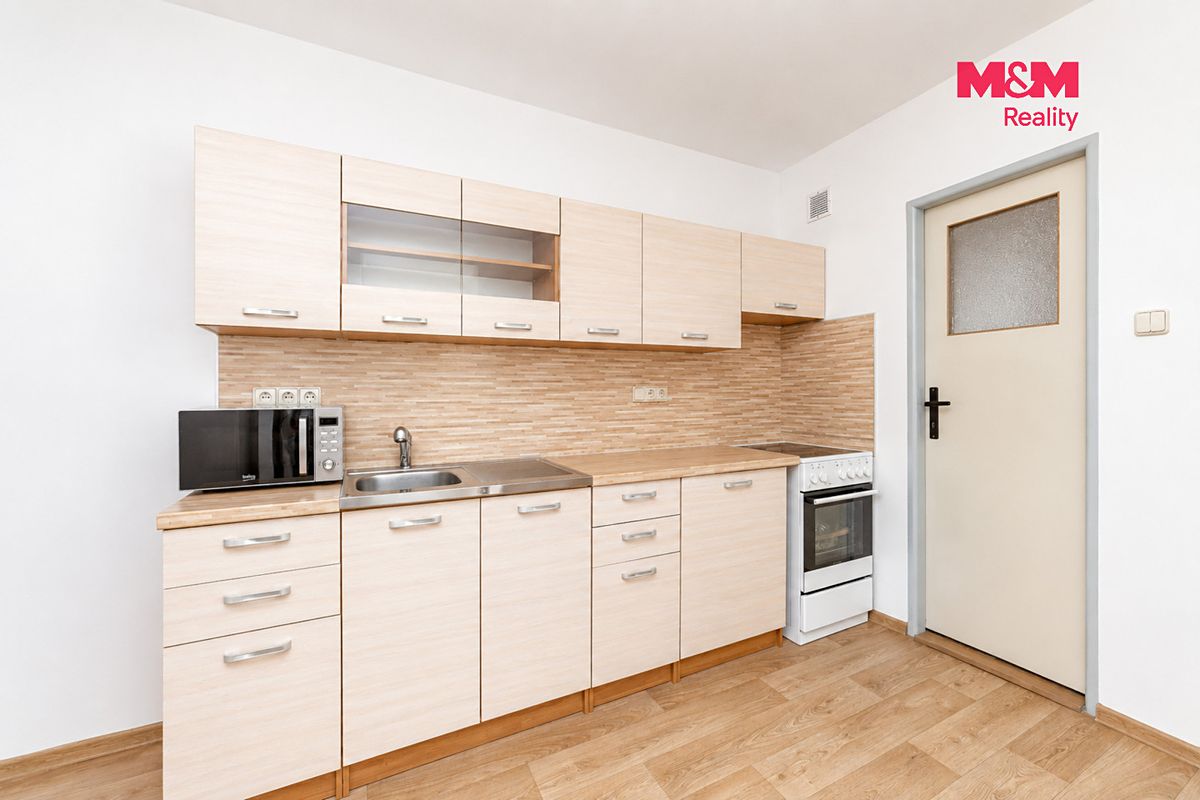 Prodej rodinného domu 150 m², pozemek 977 m² – fotografie 2