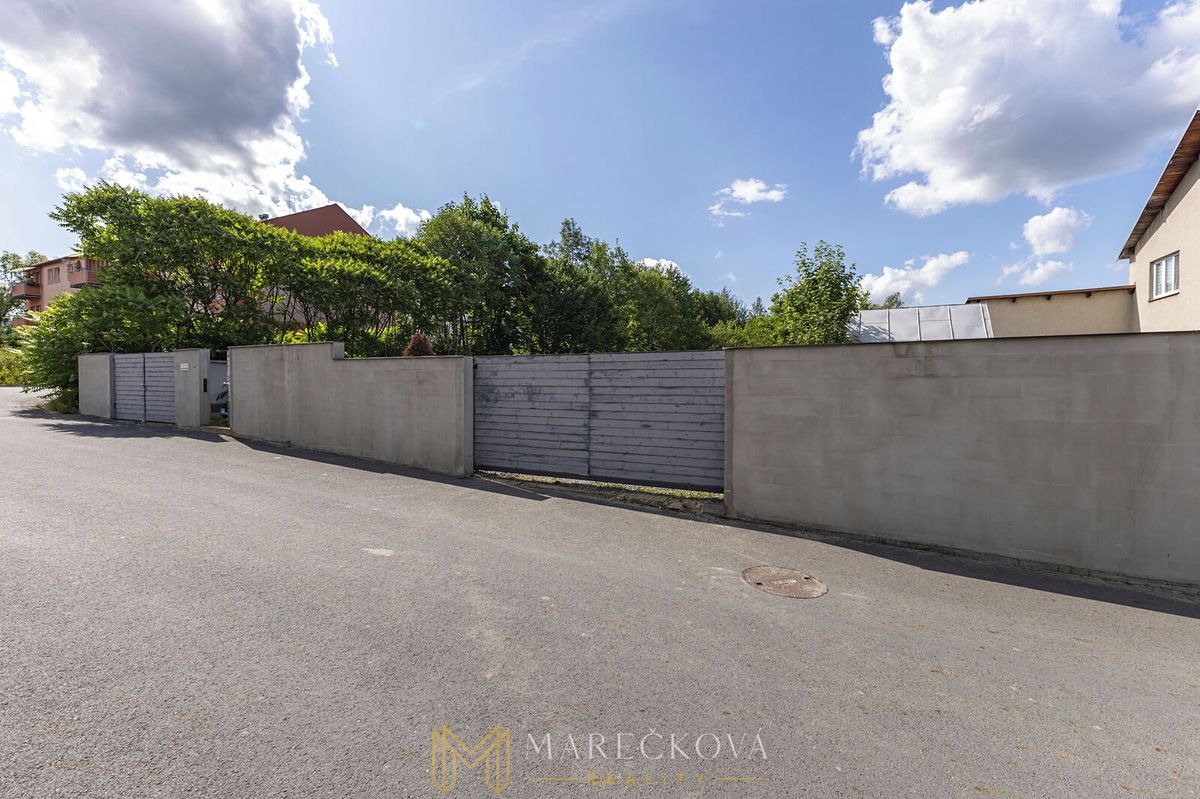 Prodej stavebního pozemku 1251 m² – fotografie 2