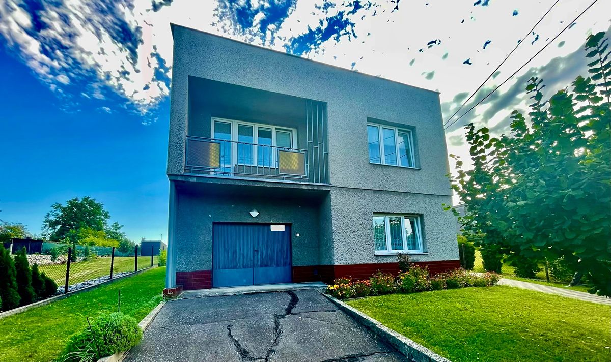 Prodej rodinného domu 124 m², pozemek 884 m² – fotografie 2