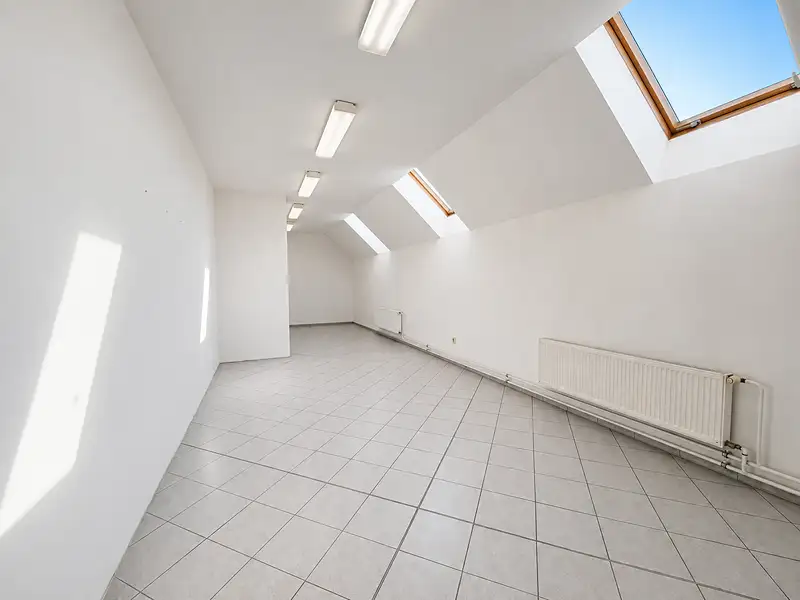 Pronájem výrobní haly, prostoru 1000 m², Babice – náhled fotky 3