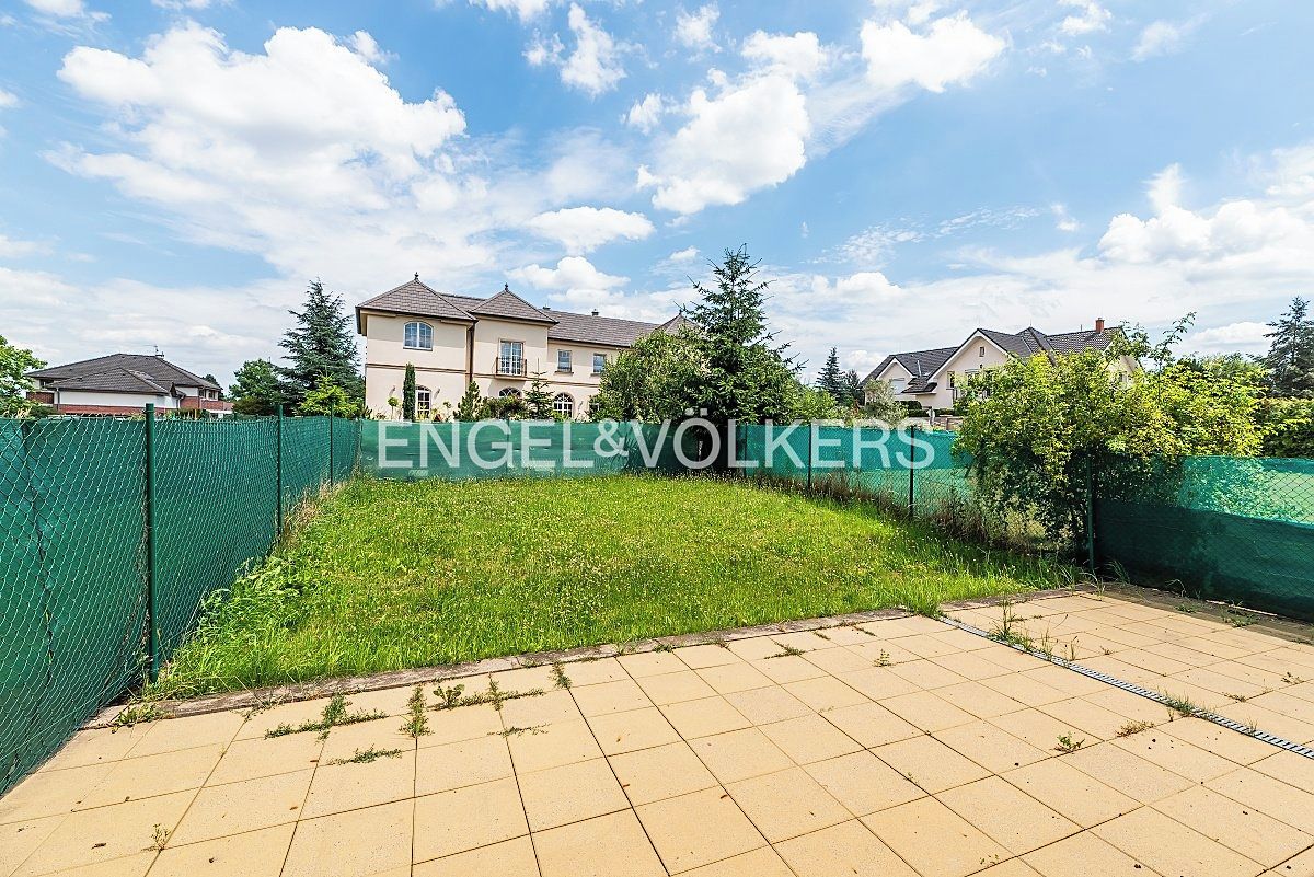 Pronájem rodinného domu 185 m², pozemek 288 m² – fotografie 3