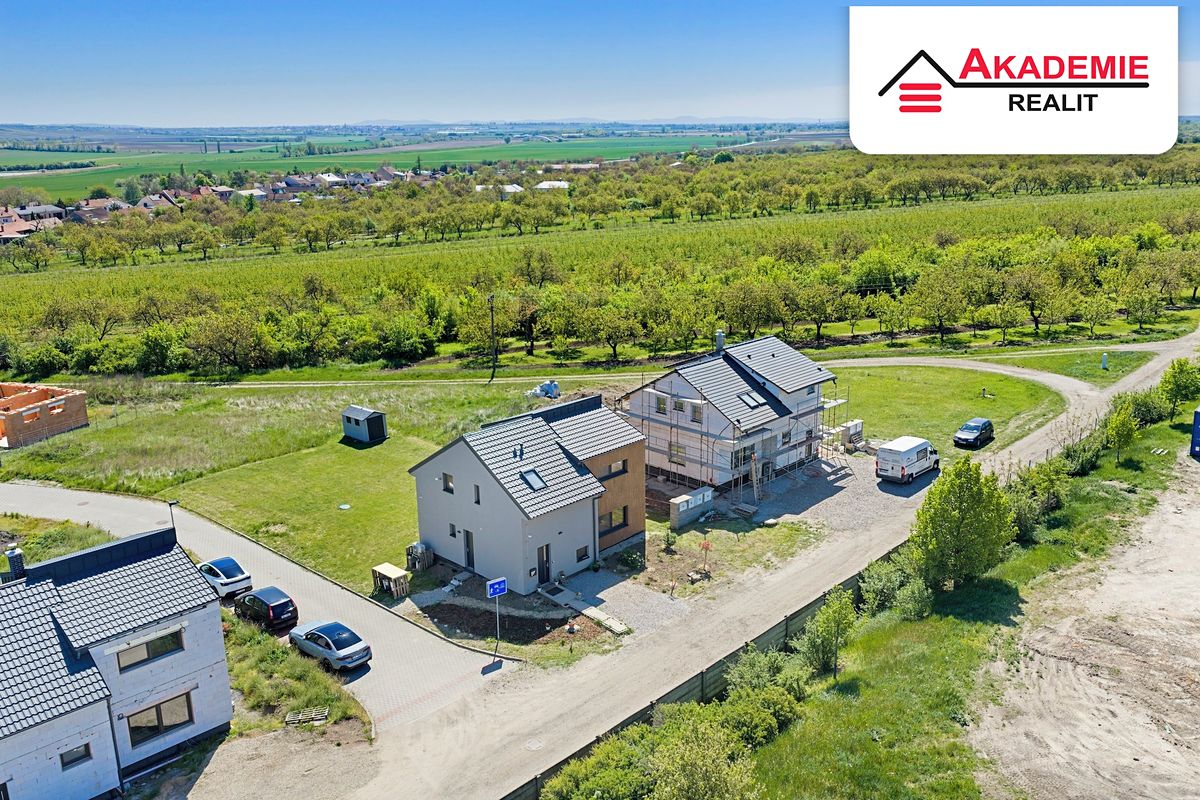 Prodej rodinného domu 128 m², pozemek 681 m² – fotografie 4