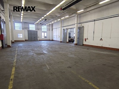Pronájem komerčního prostoru, 2 000 m² (3 z 12)