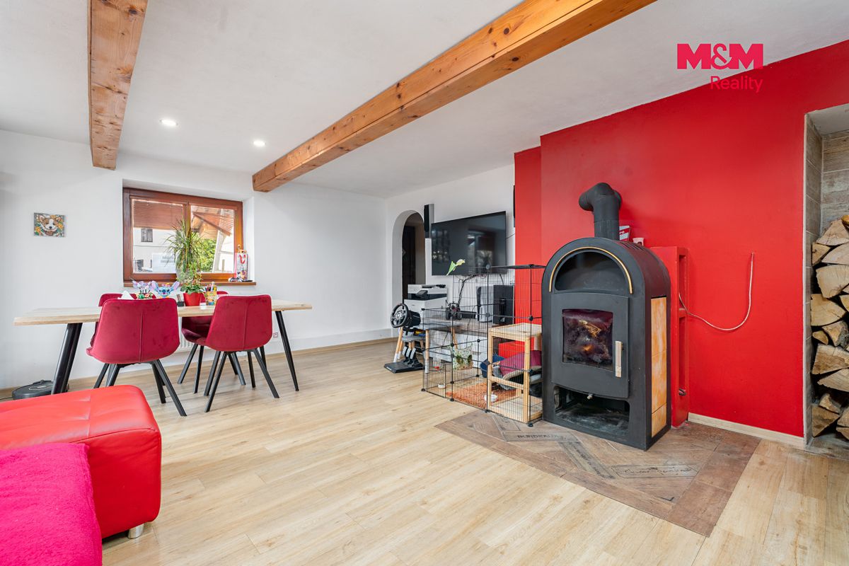 Prodej rodinného domu 255 m², pozemek 1286 m² – fotografie 4