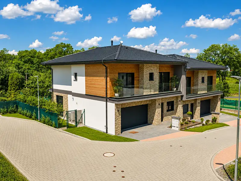 Prodej rodinného domu 223 m², pozemek 346 m², Karlovy Vary – náhled fotky 3