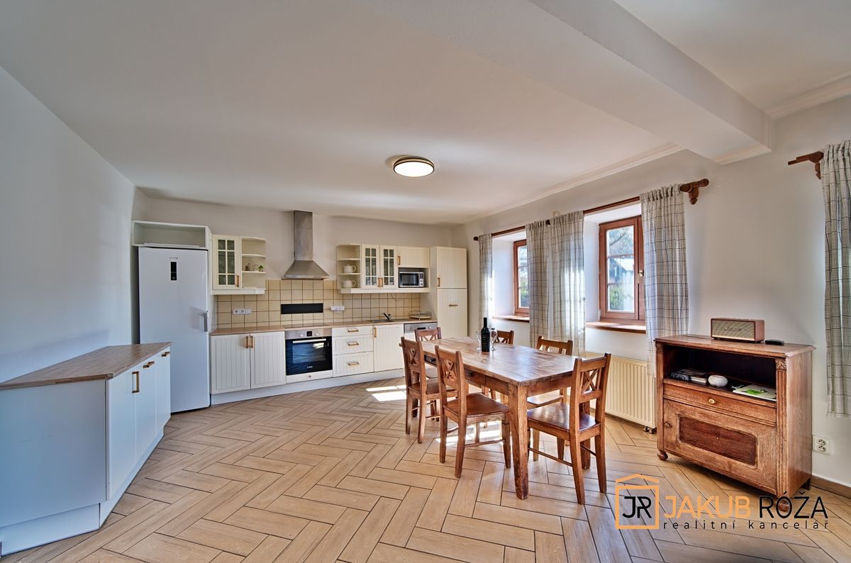 Prodej chaty 377 m², pozemek 1587 m² – fotografie 2