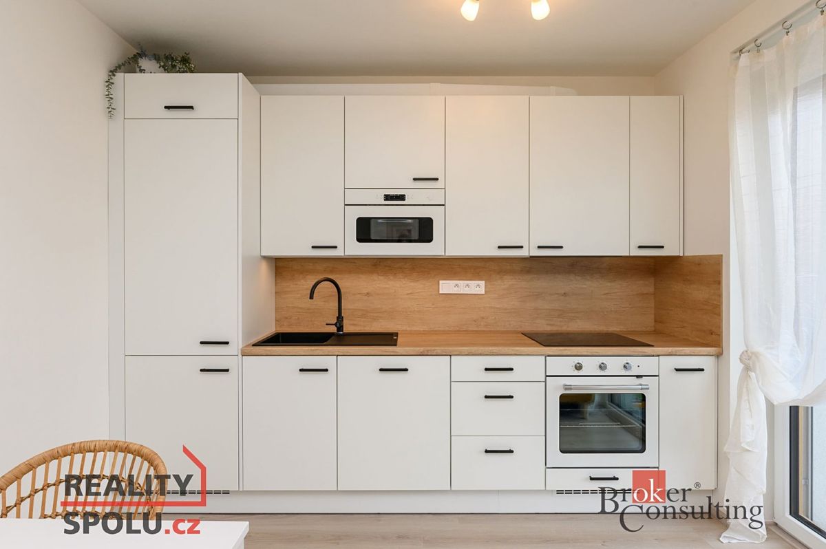 Pronájem bytu 1+kk 37 m² – fotografie 5
