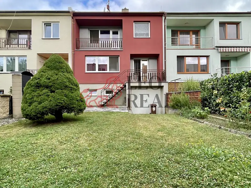 Prodej rodinného domu 180 m², pozemek 212 m², Uherské Hradiště – náhled fotky 2
