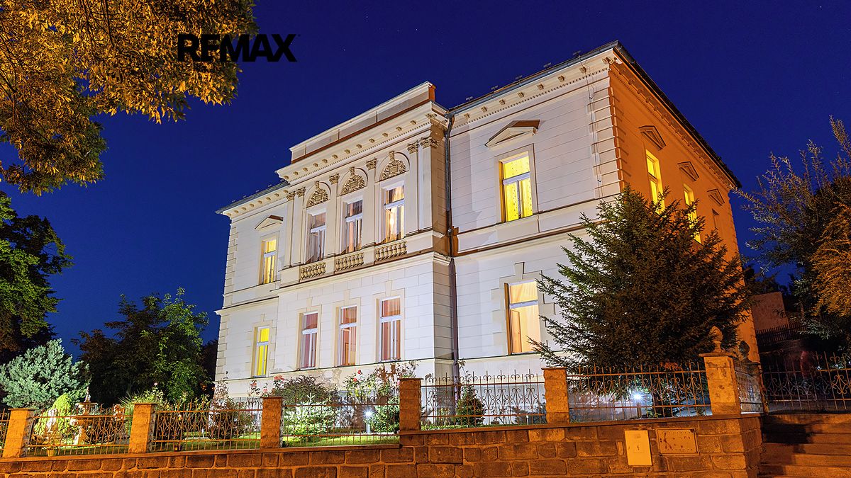 Prodej vily 543 m², pozemek 2151 m²