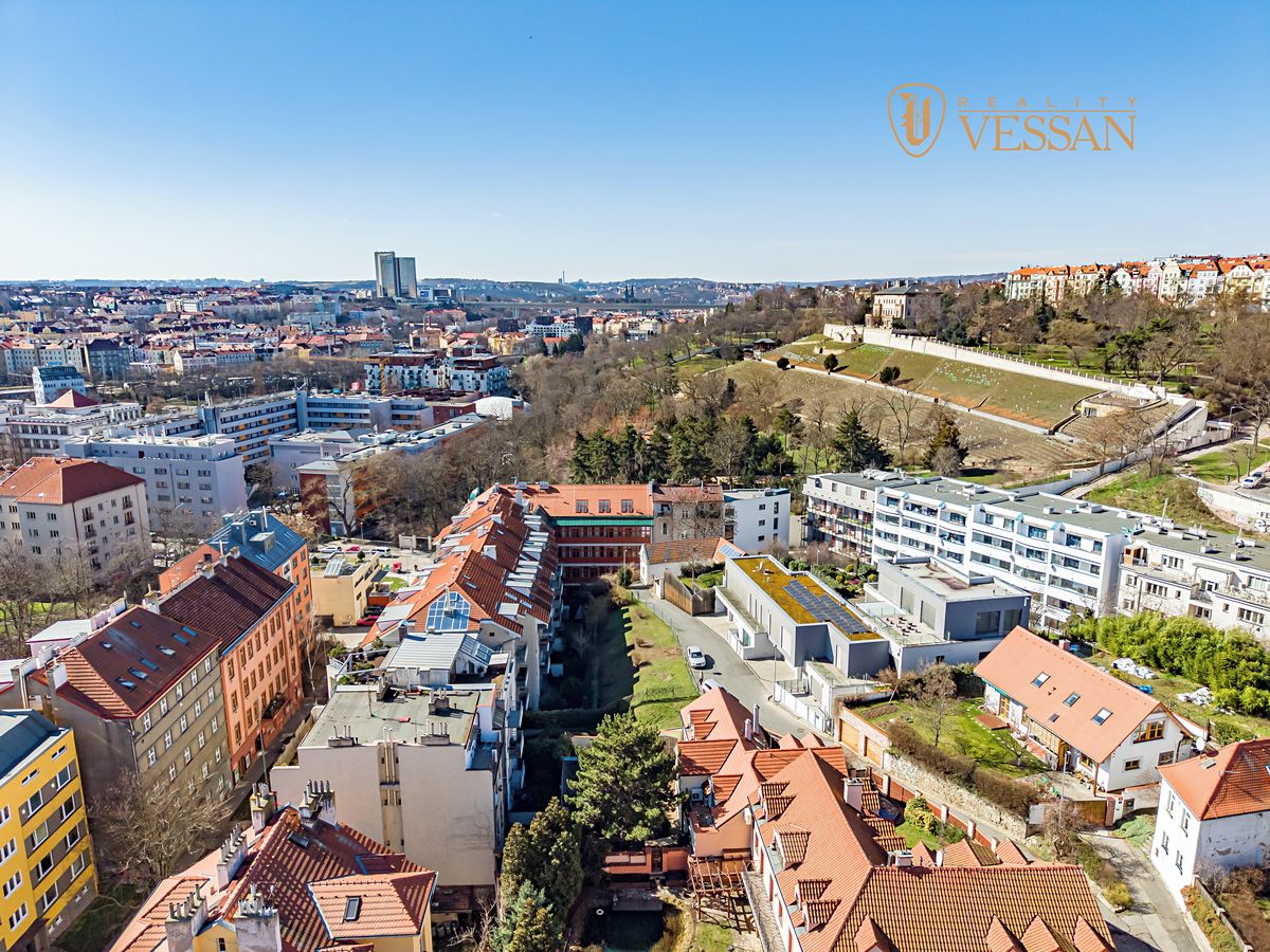 Prodej komerčního pozemku 388 m² – fotografie 3