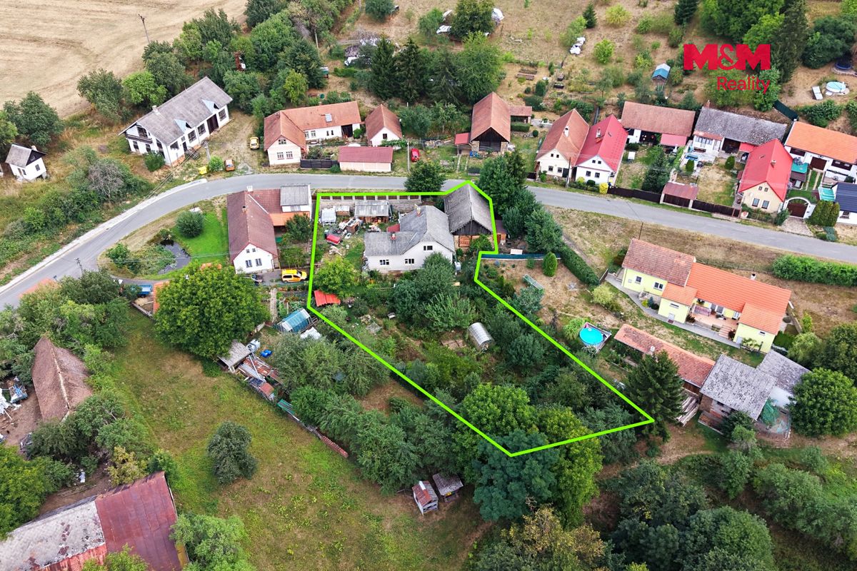 Prodej rodinného domu 150 m², pozemek 1366 m² – fotografie 3