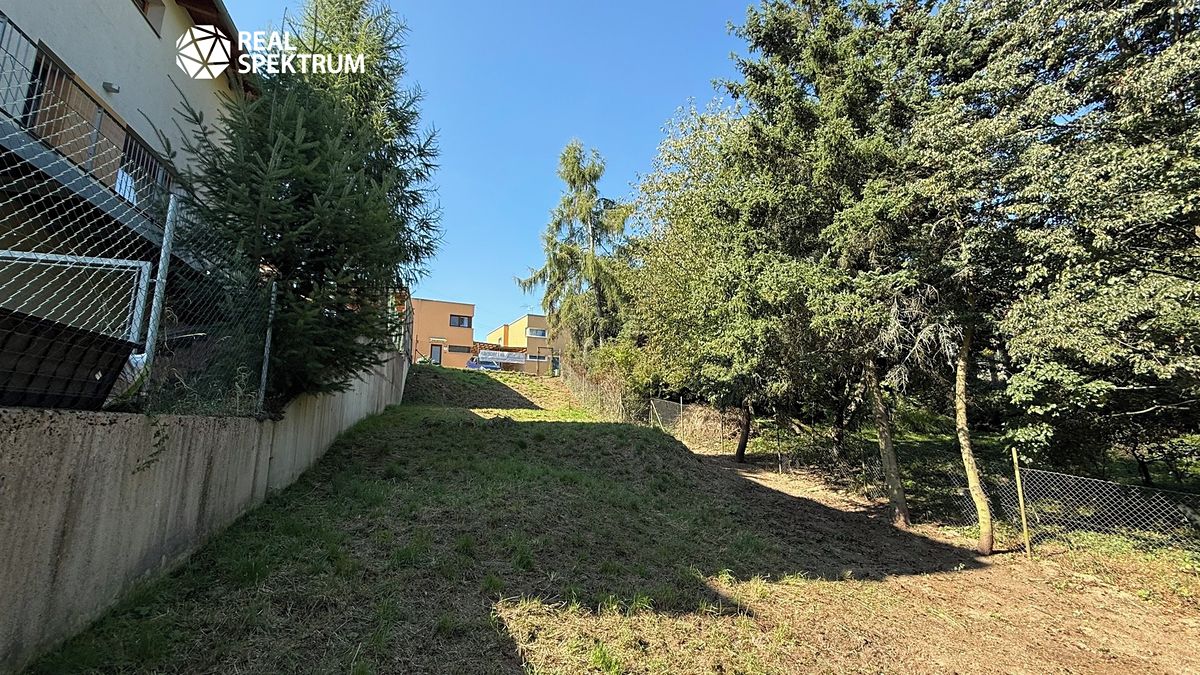 Prodej stavebního pozemku 323 m² – fotografie 2