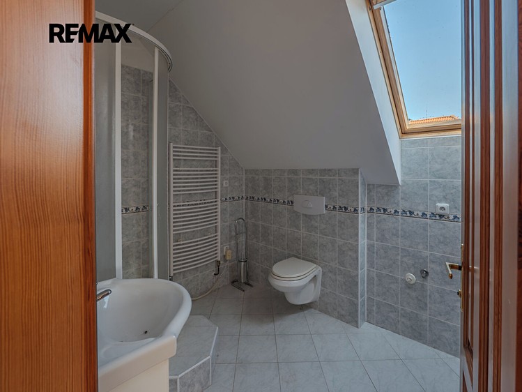 Prodej domu, 1 145 m² (22 z 36)