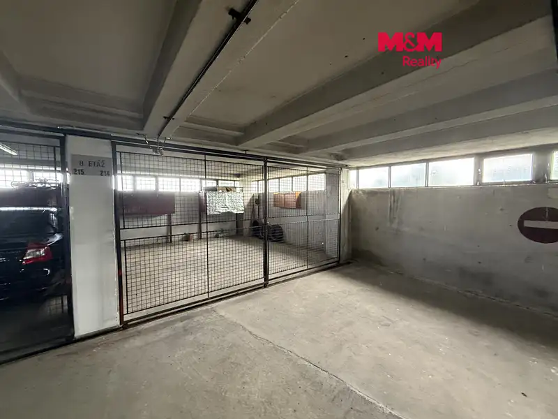 Prodej garážového stání 13 m², Brno – náhled fotky 1
