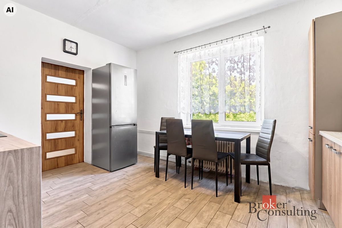 Prodej rodinného domu 97 m², pozemek 954 m² – fotografie 2