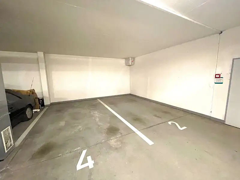 Pronájem garážového stání 13 m², Praha – náhled fotky 3