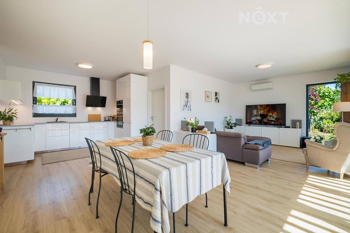 Prodej rodinného domu 100 m², pozemek 937 m² – fotografie 5