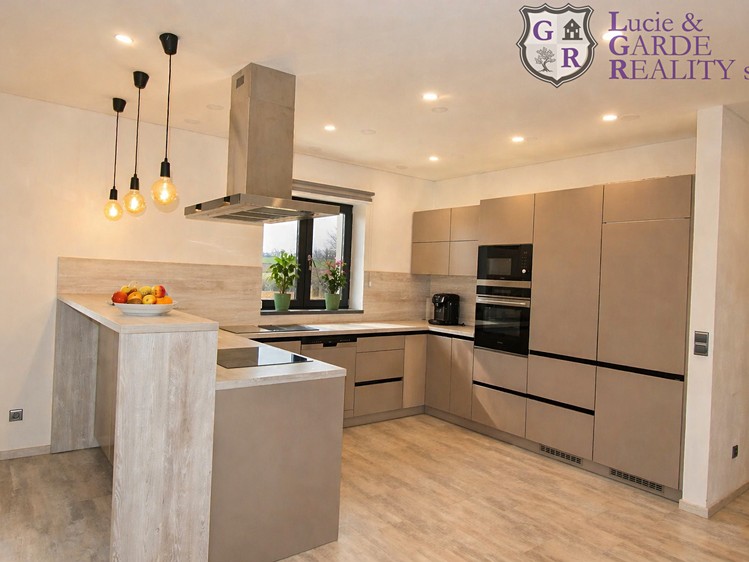 Prodej domu, 160 m² (2 z 33)