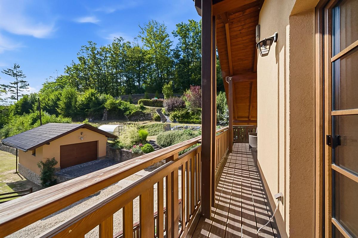 Prodej rodinného domu 247 m², pozemek 5622 m² – fotografie 5