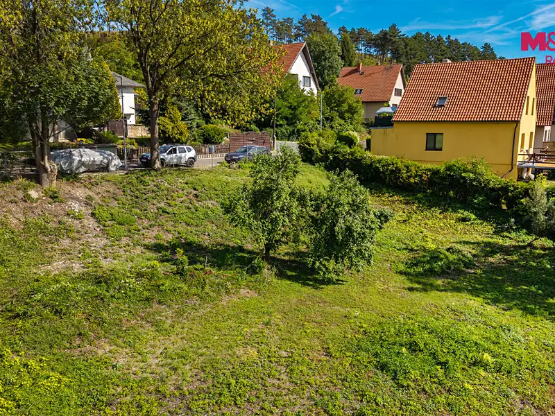 Prodej stavebního pozemku 1190 m², Všetaty – náhled fotky 2