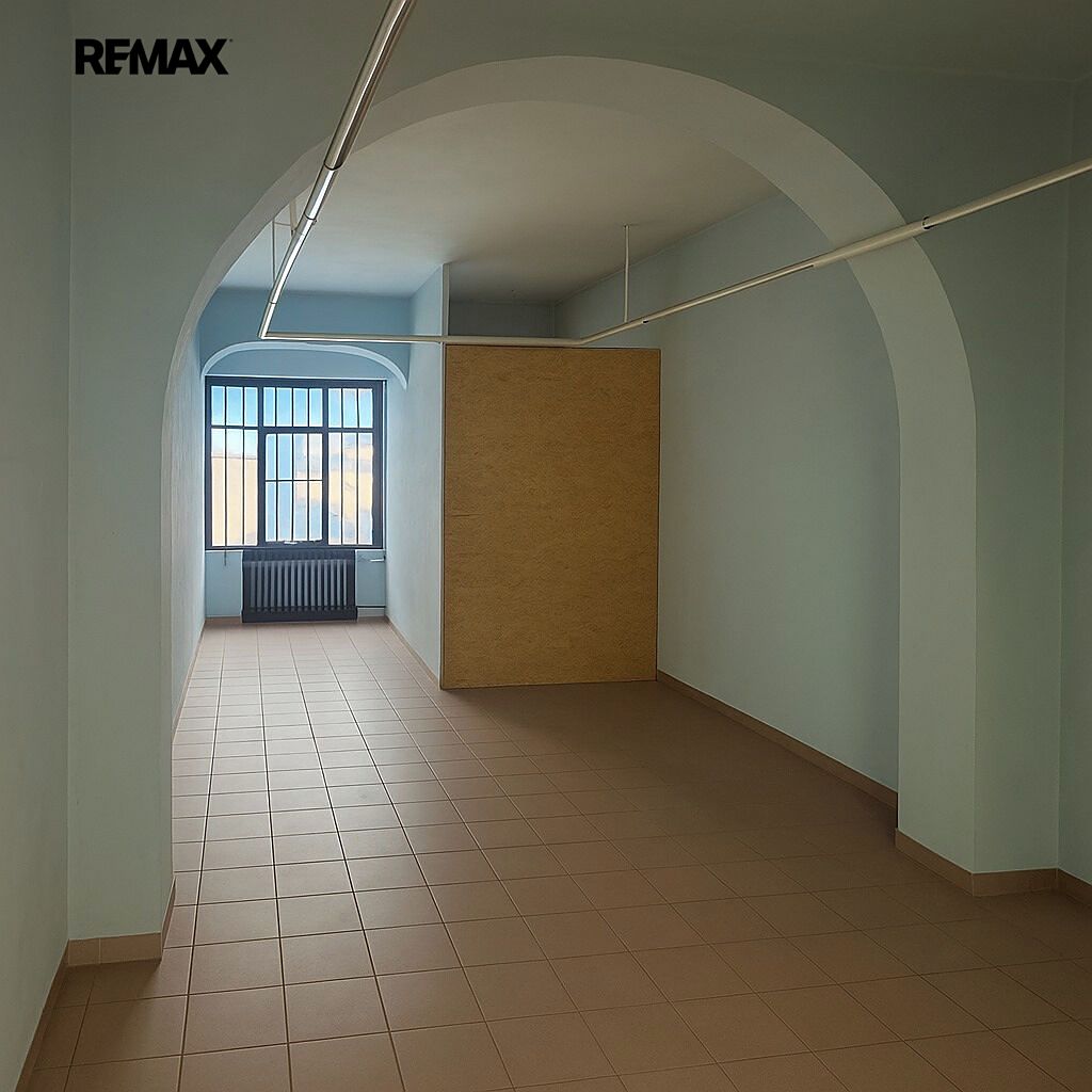 Pronájem obchodního prostoru 79 m²