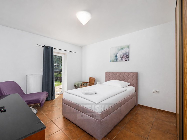Комерційне приміщення на продаж, 900 м² (13 з 28)