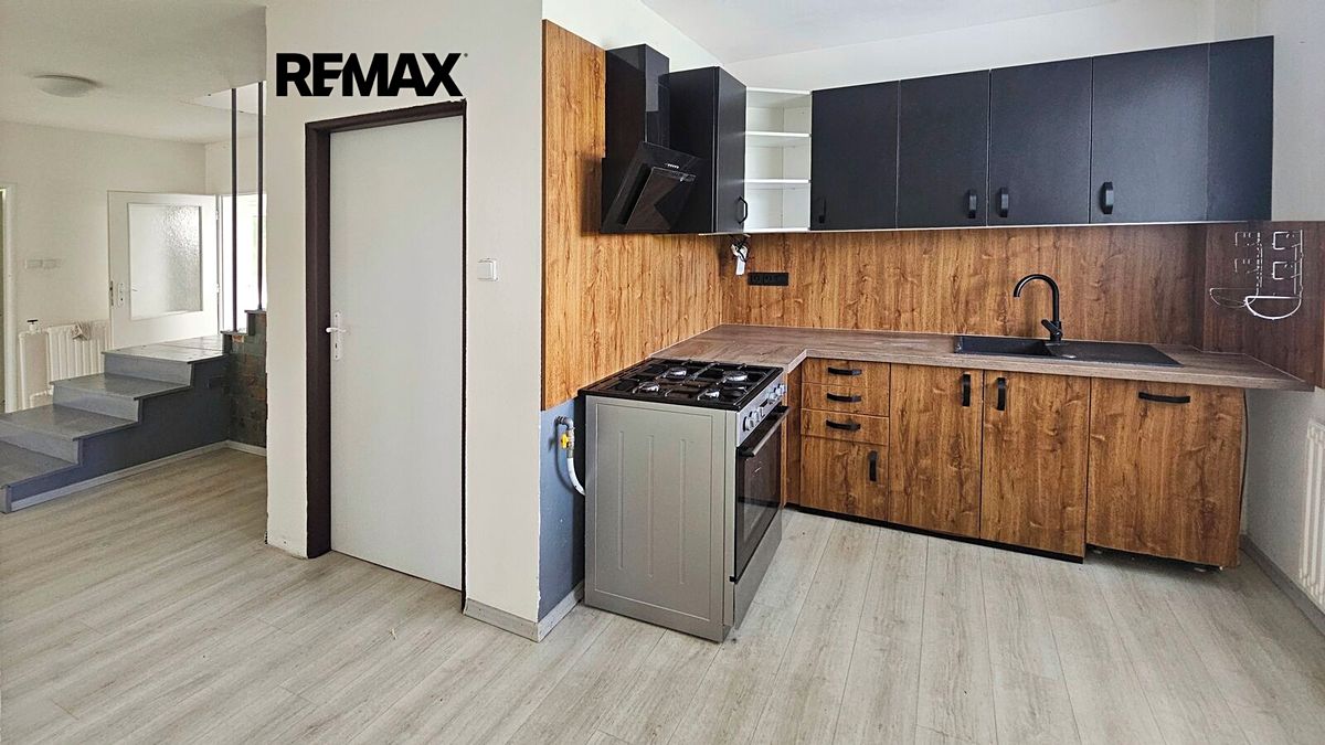Pronájem rodinného domu 120 m², pozemek 996 m² – fotografie 3