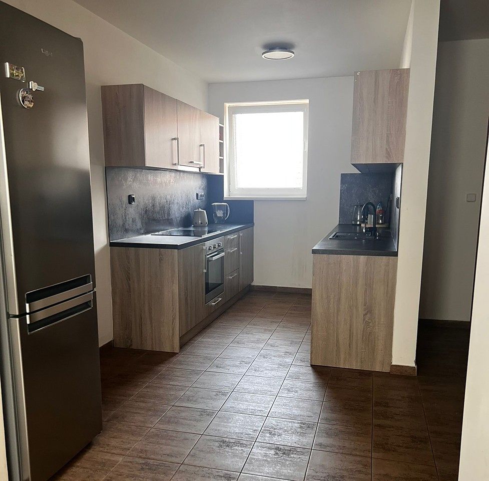 Pronájem bytu 3+kk 90 m² – fotografie 2