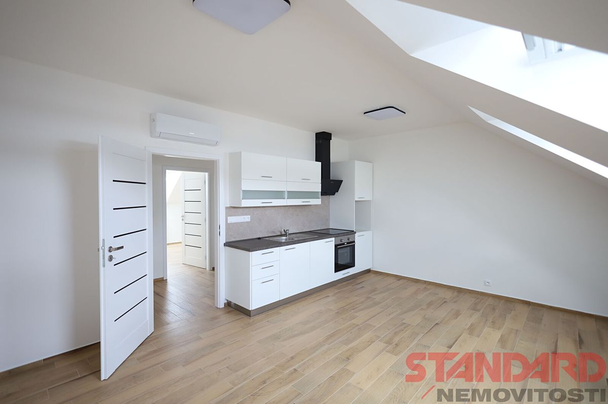 Pronájem bytu 2+kk 45 m² – fotografie 2