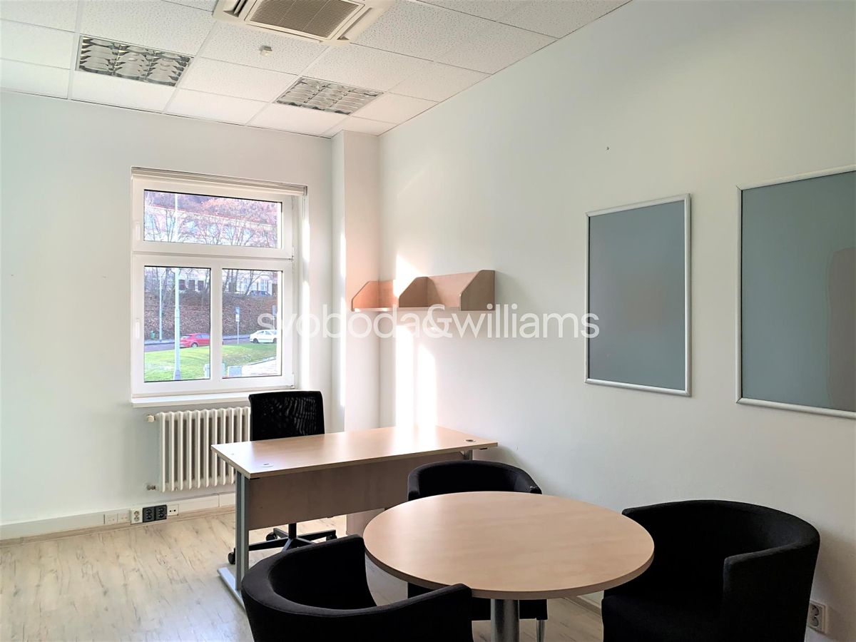 Pronájem kanceláře 454 m² – fotografie 2